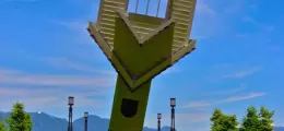 Fejre állítva
